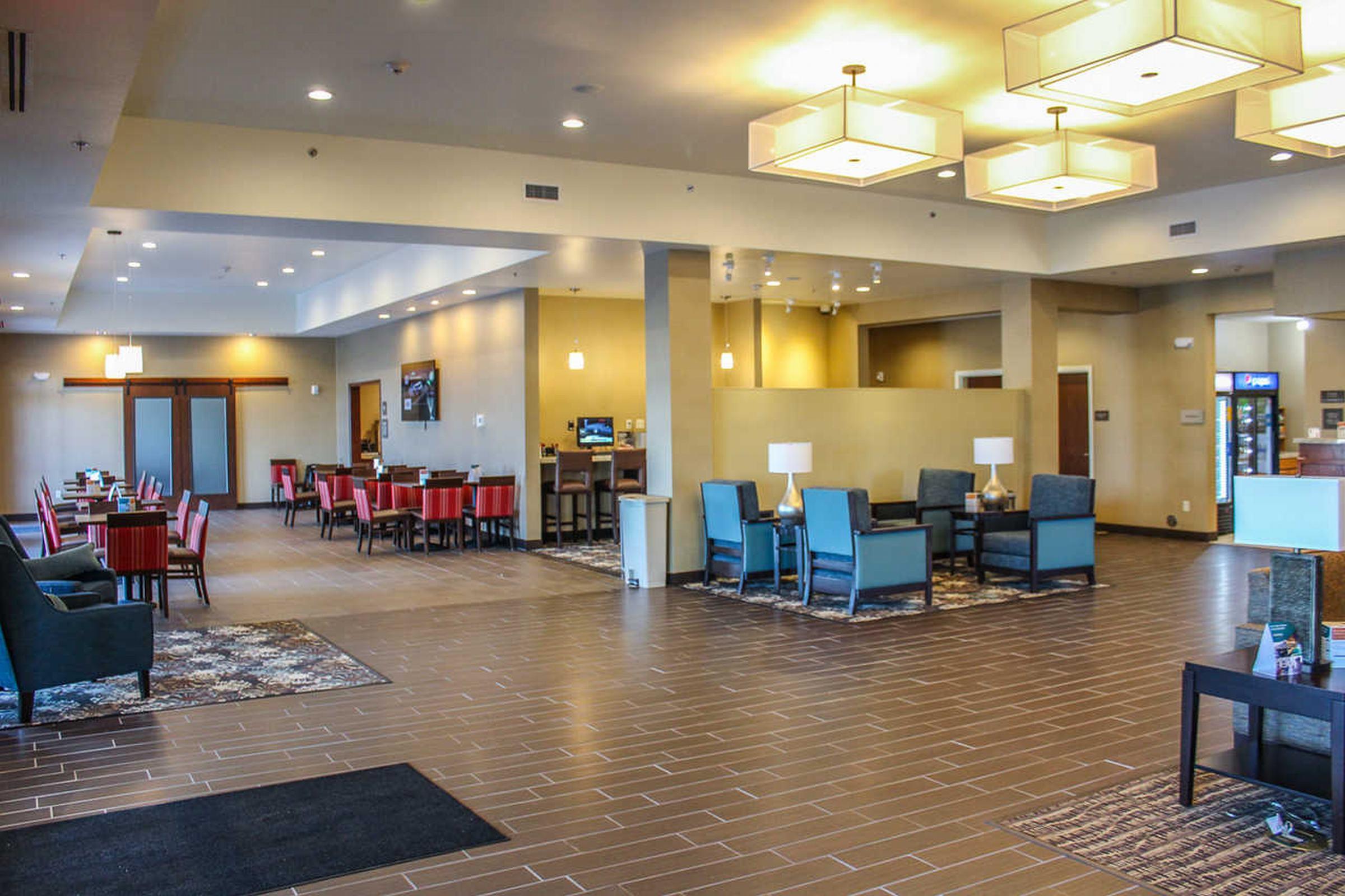 Comfort Suites University Brookings Esterno foto
