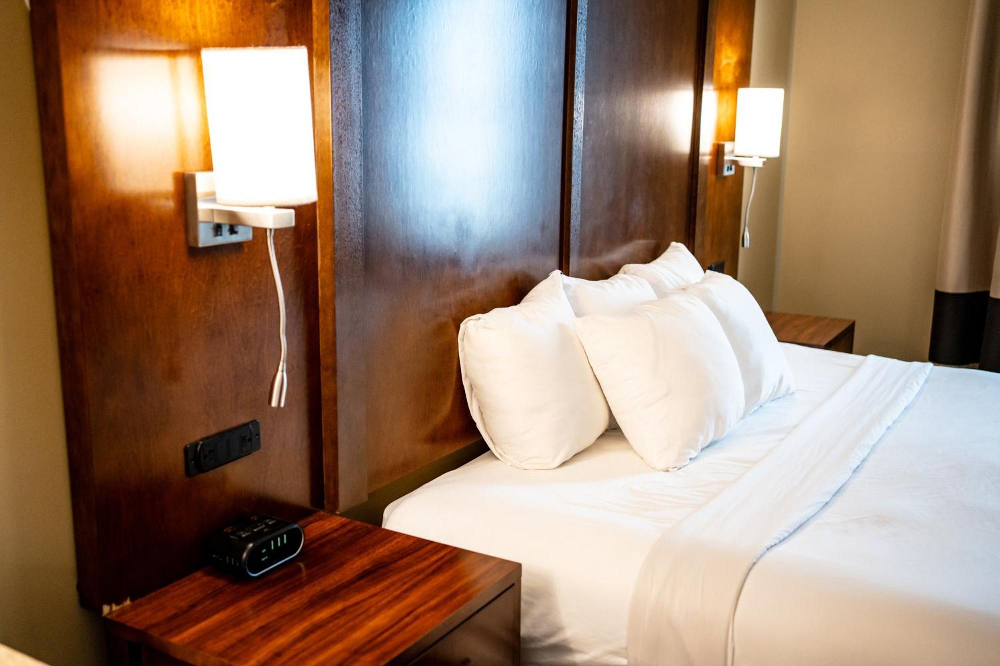 Comfort Suites University Brookings Esterno foto