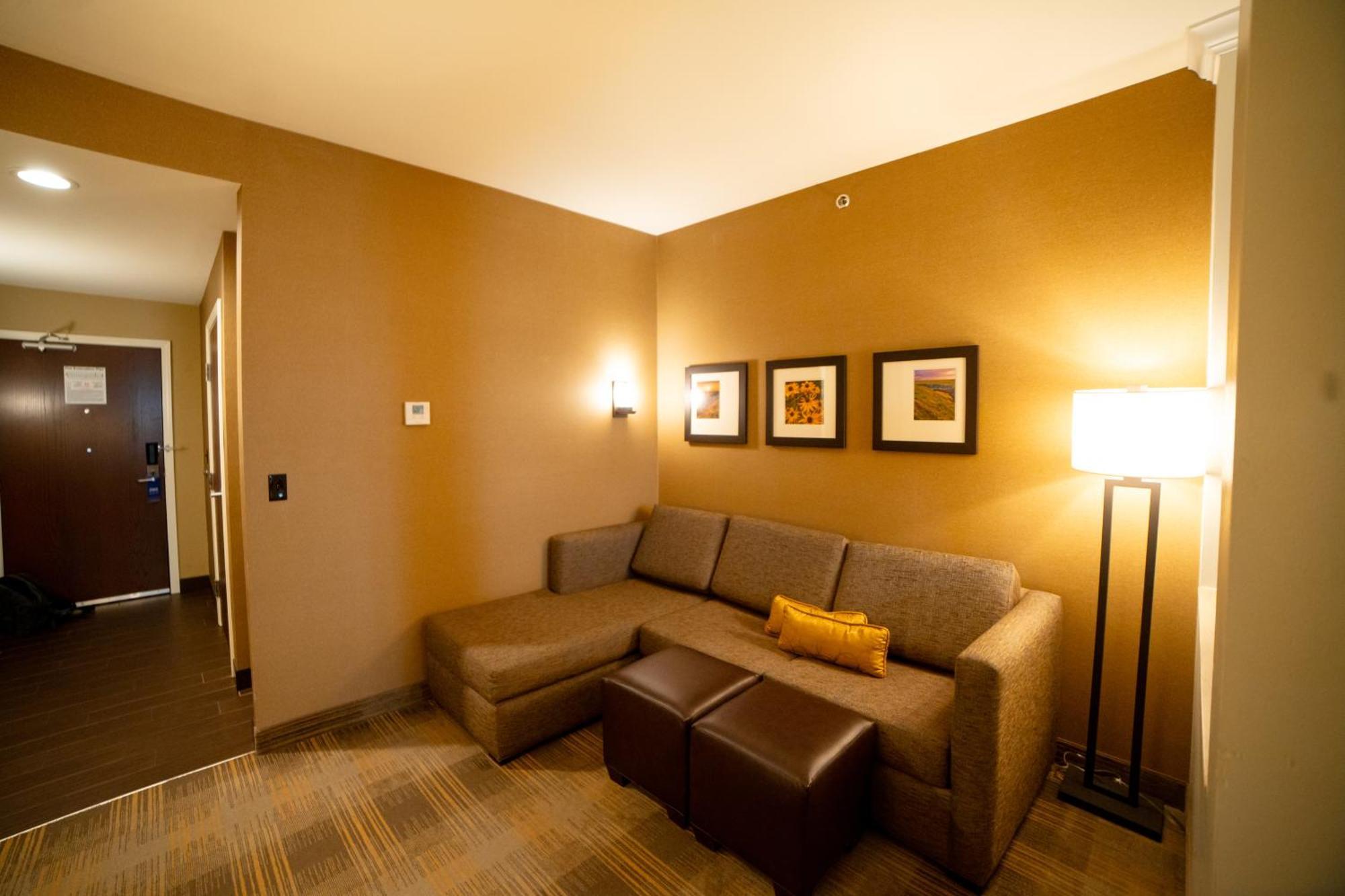 Comfort Suites University Brookings Esterno foto