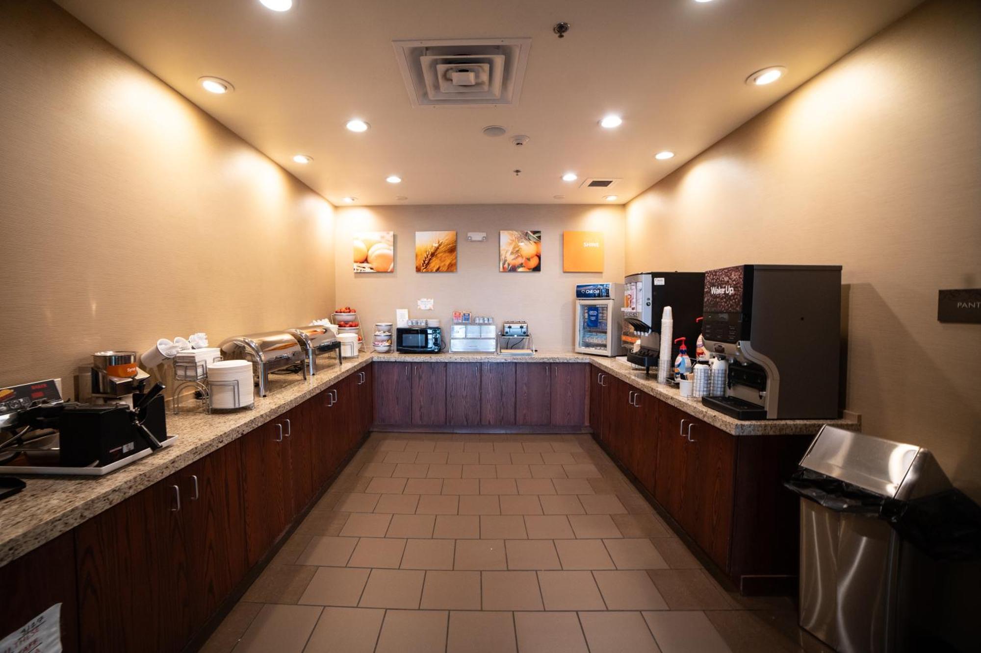 Comfort Suites University Brookings Esterno foto