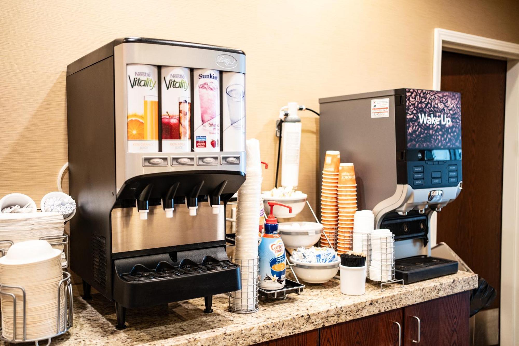 Comfort Suites University Brookings Esterno foto