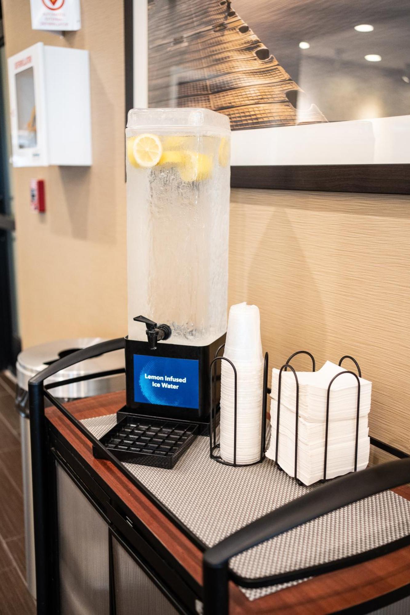 Comfort Suites University Brookings Esterno foto
