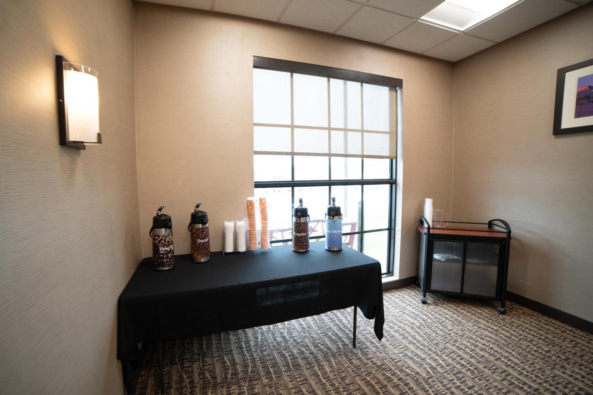 Comfort Suites University Brookings Esterno foto