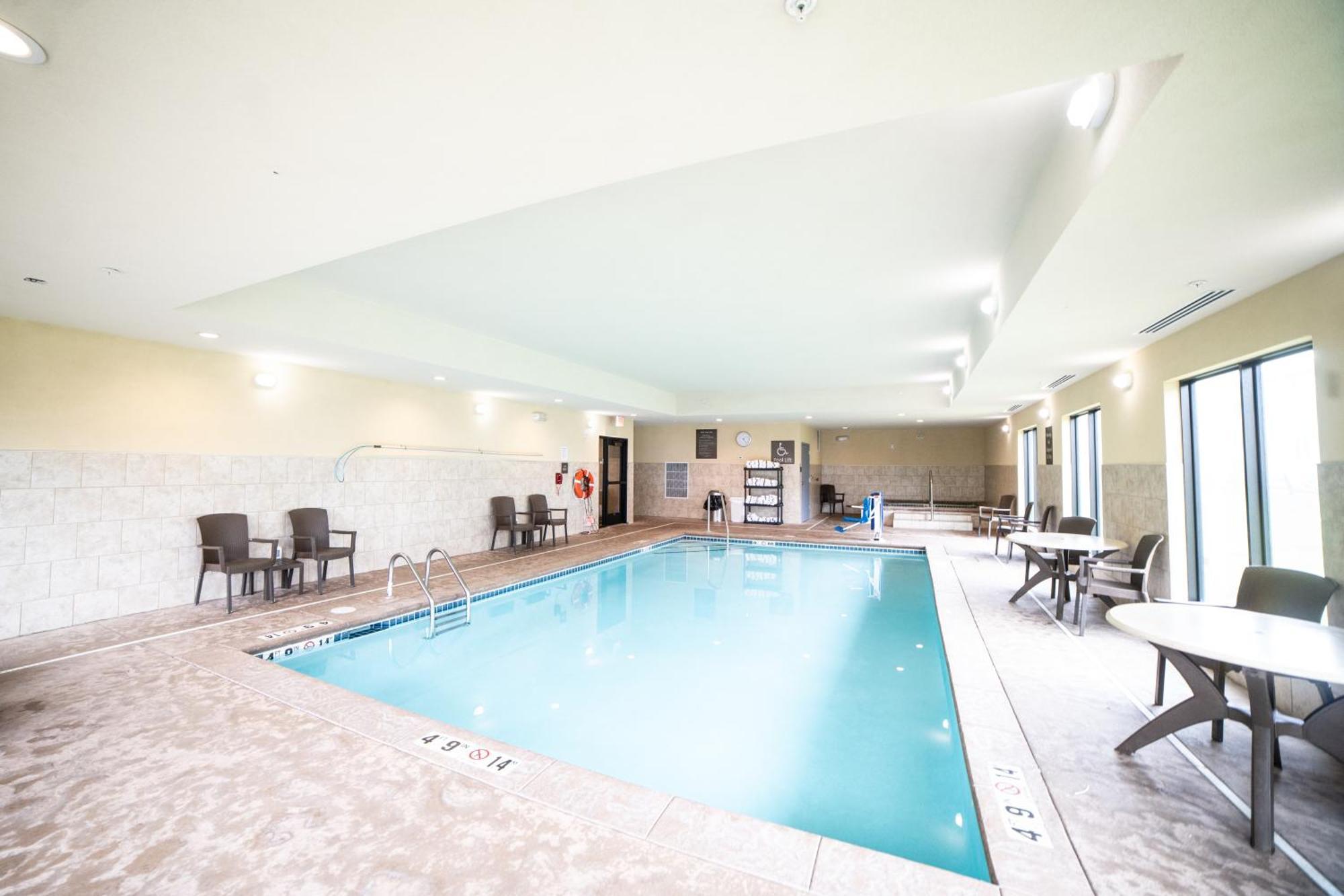 Comfort Suites University Brookings Esterno foto