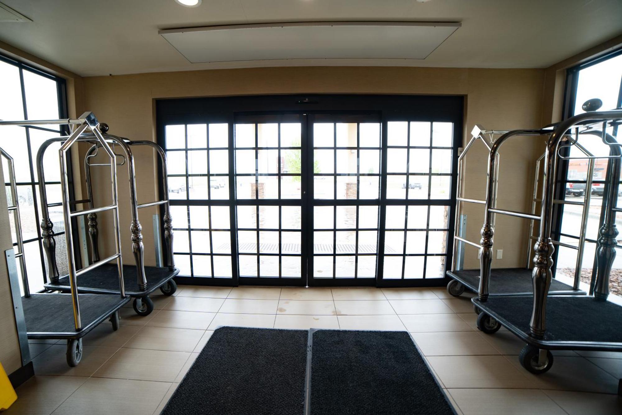 Comfort Suites University Brookings Esterno foto