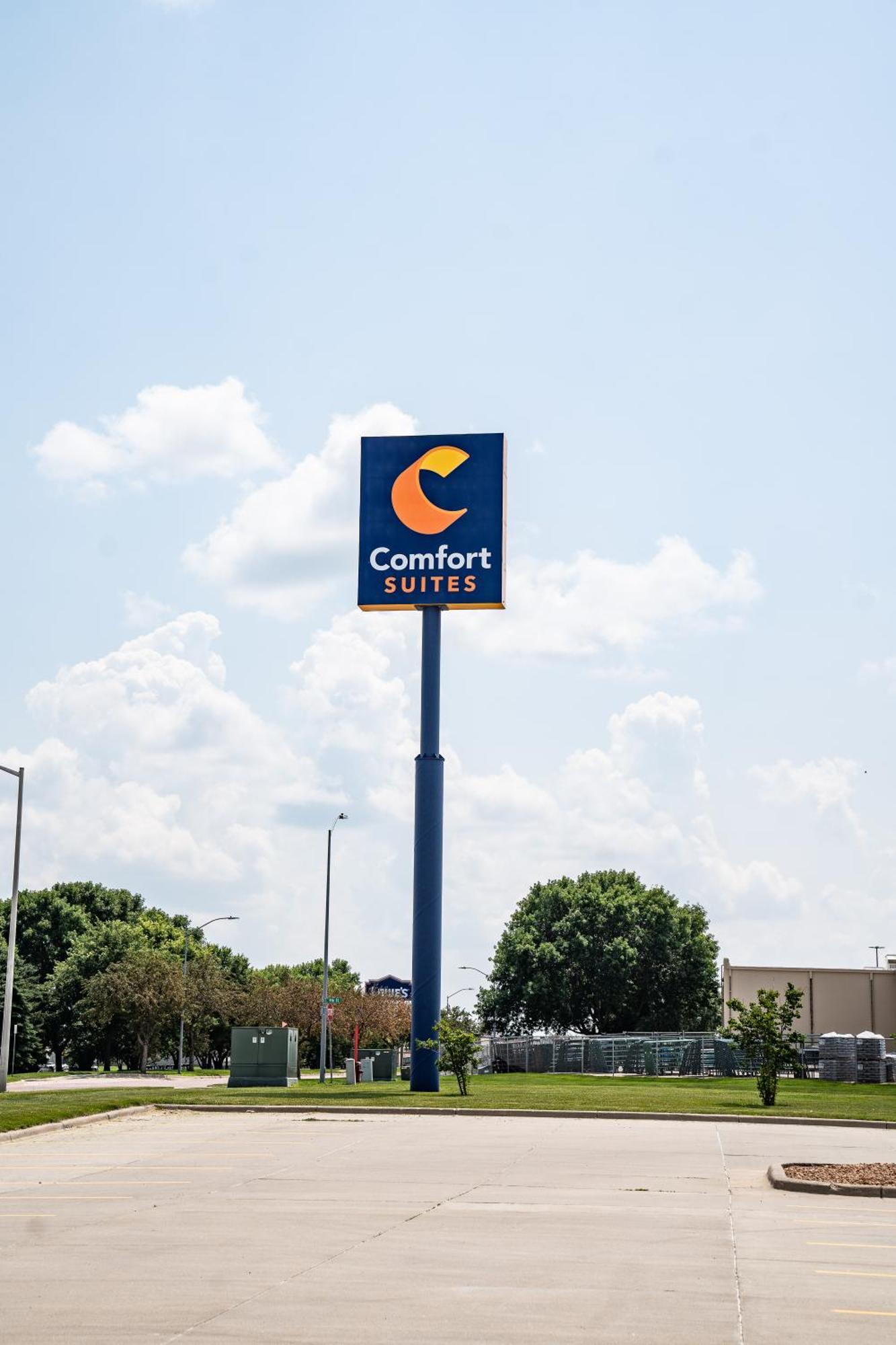 Comfort Suites University Brookings Esterno foto