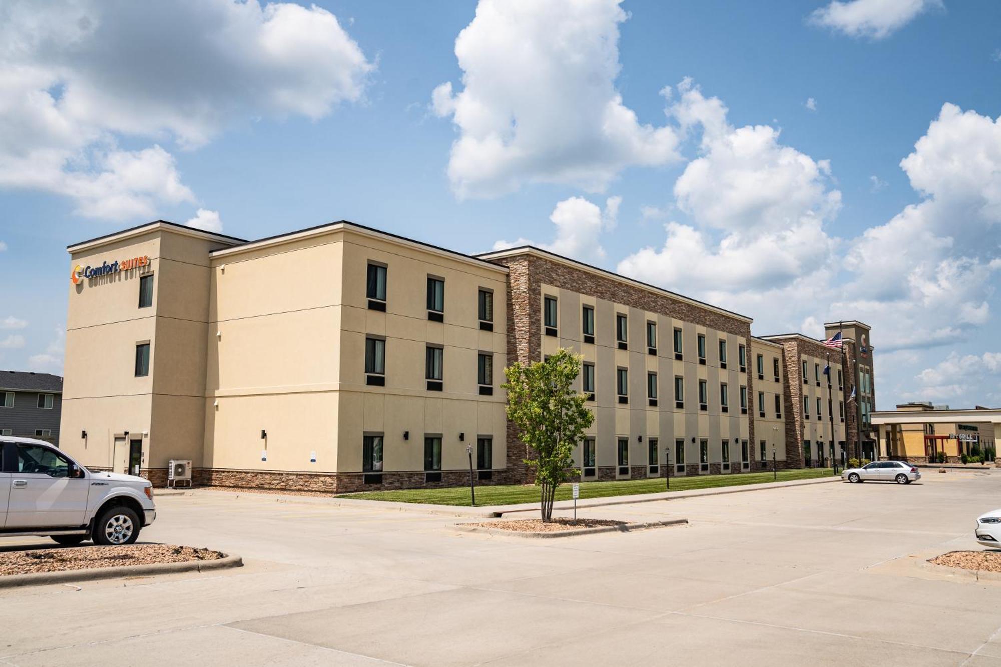 Comfort Suites University Brookings Esterno foto