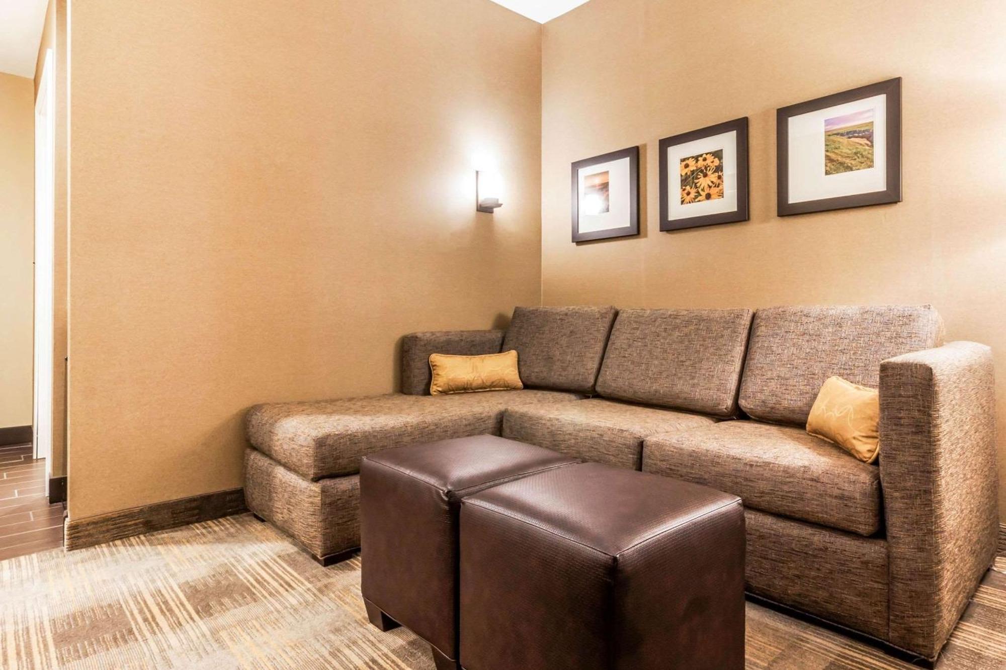 Comfort Suites University Brookings Esterno foto