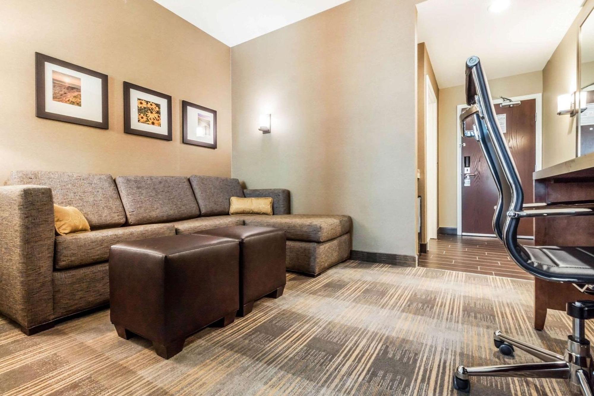 Comfort Suites University Brookings Esterno foto