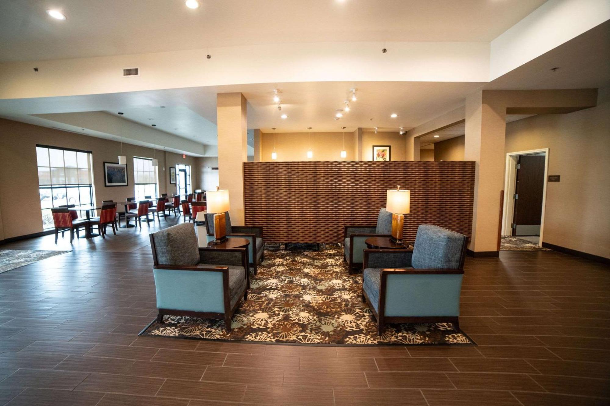 Comfort Suites University Brookings Esterno foto
